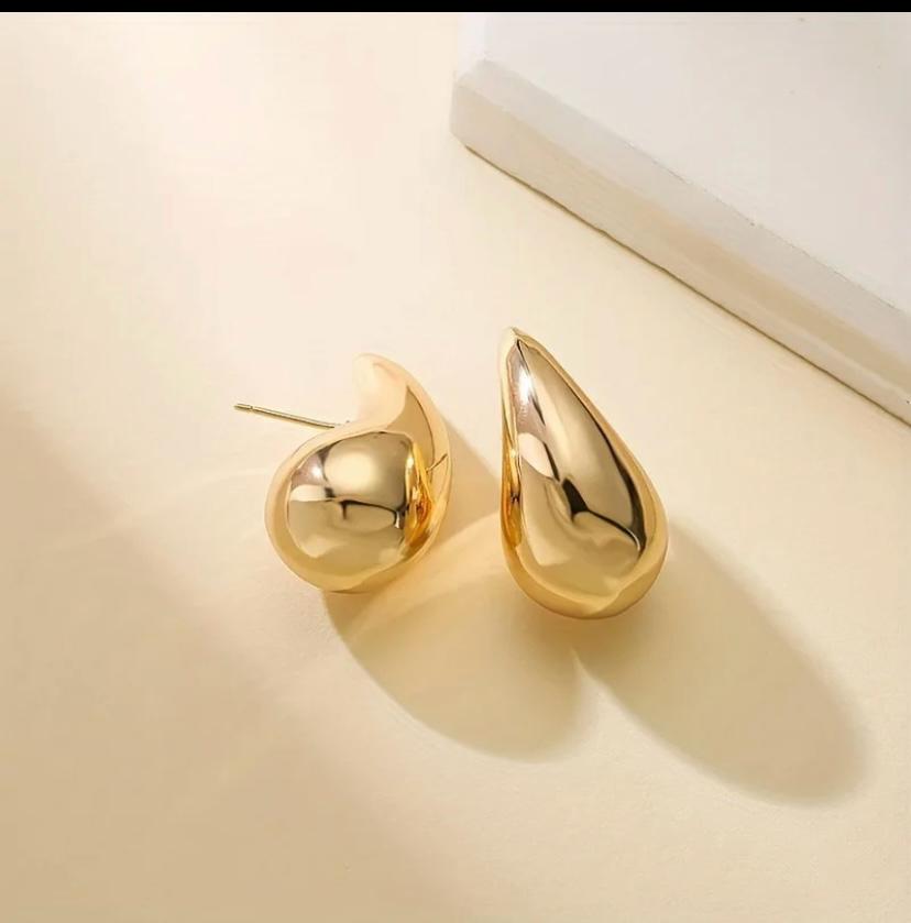 LEux earing
