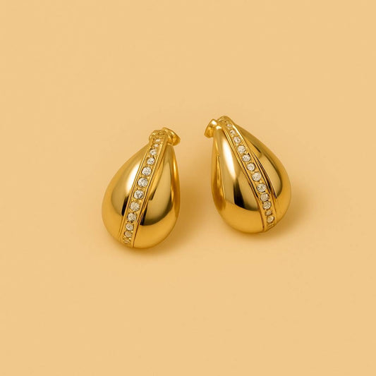 Elegant Gold teardrop earring